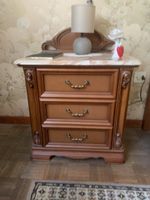 Chevet vintage en bois massif et plateau en marbre 54cm