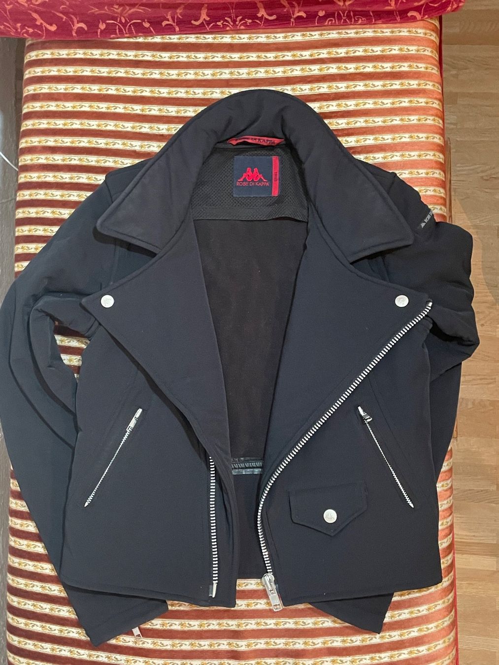 Kappa Giacche: Robe di Kappa Winter-/Schneejacke Größe S – Nuovo (secondo la descrizione) da Biel/Bienne venduto da ilariareda 1