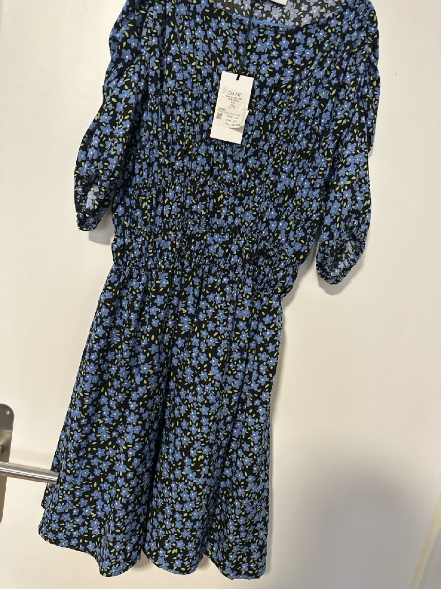 Kleider: Kleid von Grunt Neu gr. M – Neu (gemäss Beschreibung) aus Niederuzwil von sevgi1982