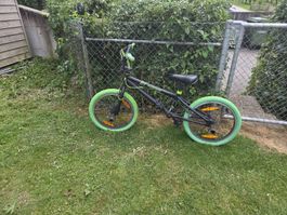 BMX Velo mit Gebrauchsspuren