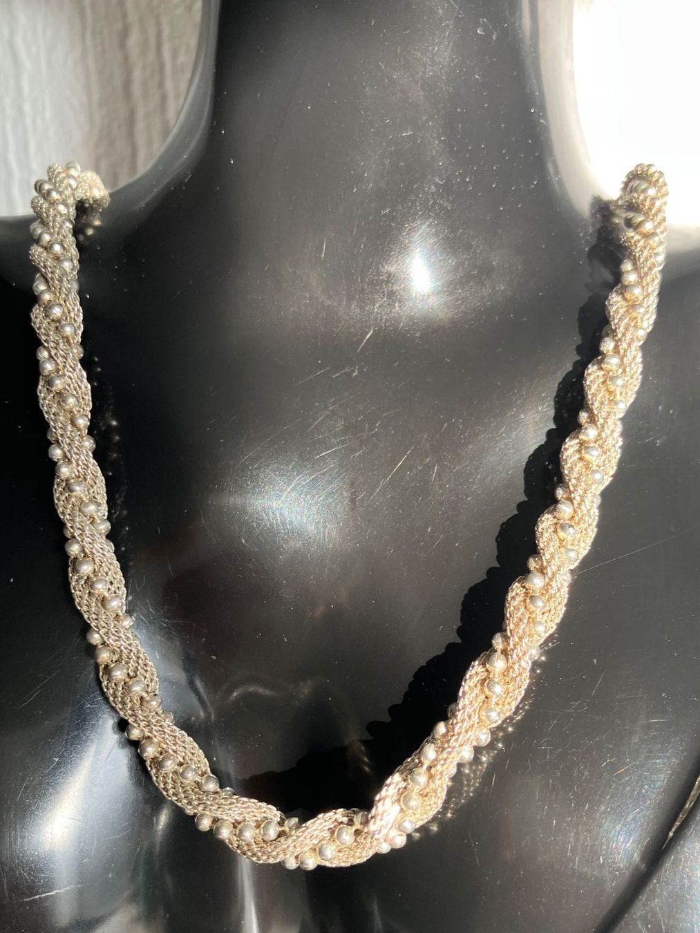 Catenine: Collier vintage torsadé argenté – Usato da Peseux venduto da Chimon59