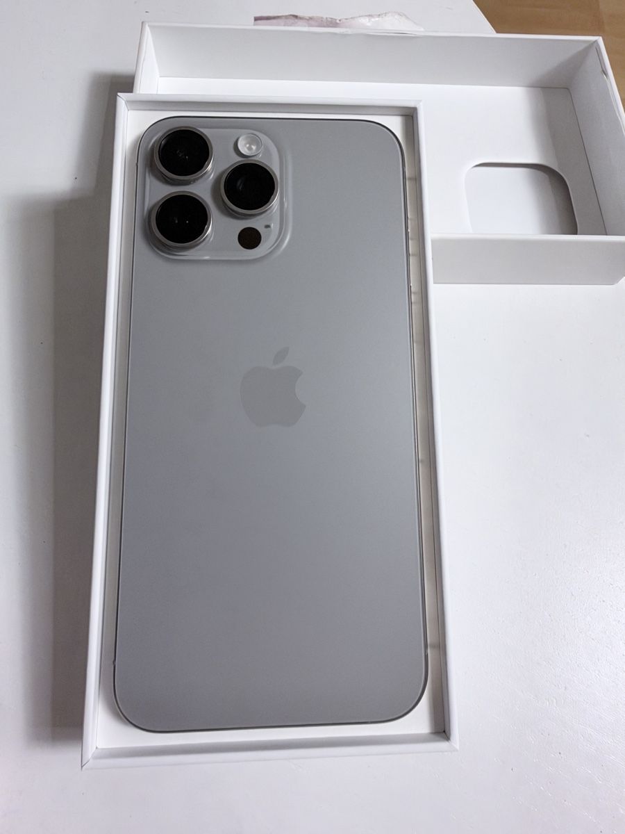 Apple Portables: iPhone 15 pro max – D'occasion à Ottenbach par ul9_vq6l