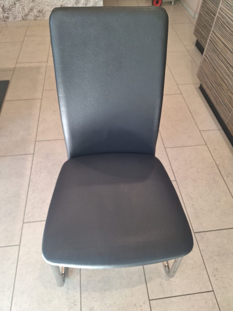 Sedie: Bequeme freischwinger Stühle im 4er Set – Usato da Luzern venduto da AK64 1
