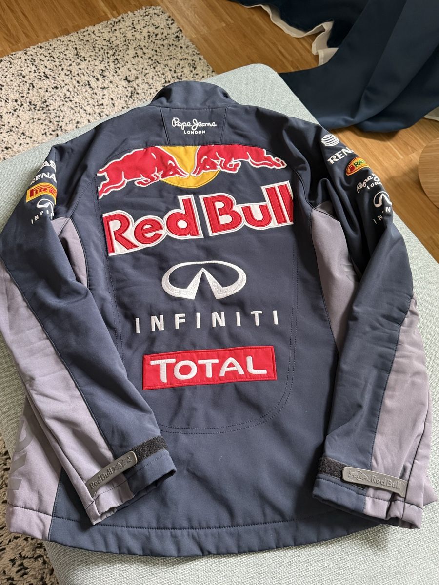Pepe Jeans Jacken: Red bull jacket – Gebraucht aus Zürich von Liz_premudraya 1