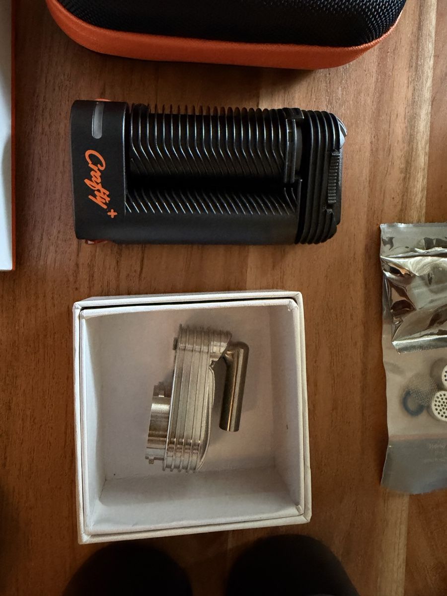 Storz & Bickel Altri Prodotti per fumatori: Storz Bickel Crafty+ Vaporizer Complete Set – Nuovo (secondo la descrizione) da La Tour-de-Peilz venduto da bma_s97h 1