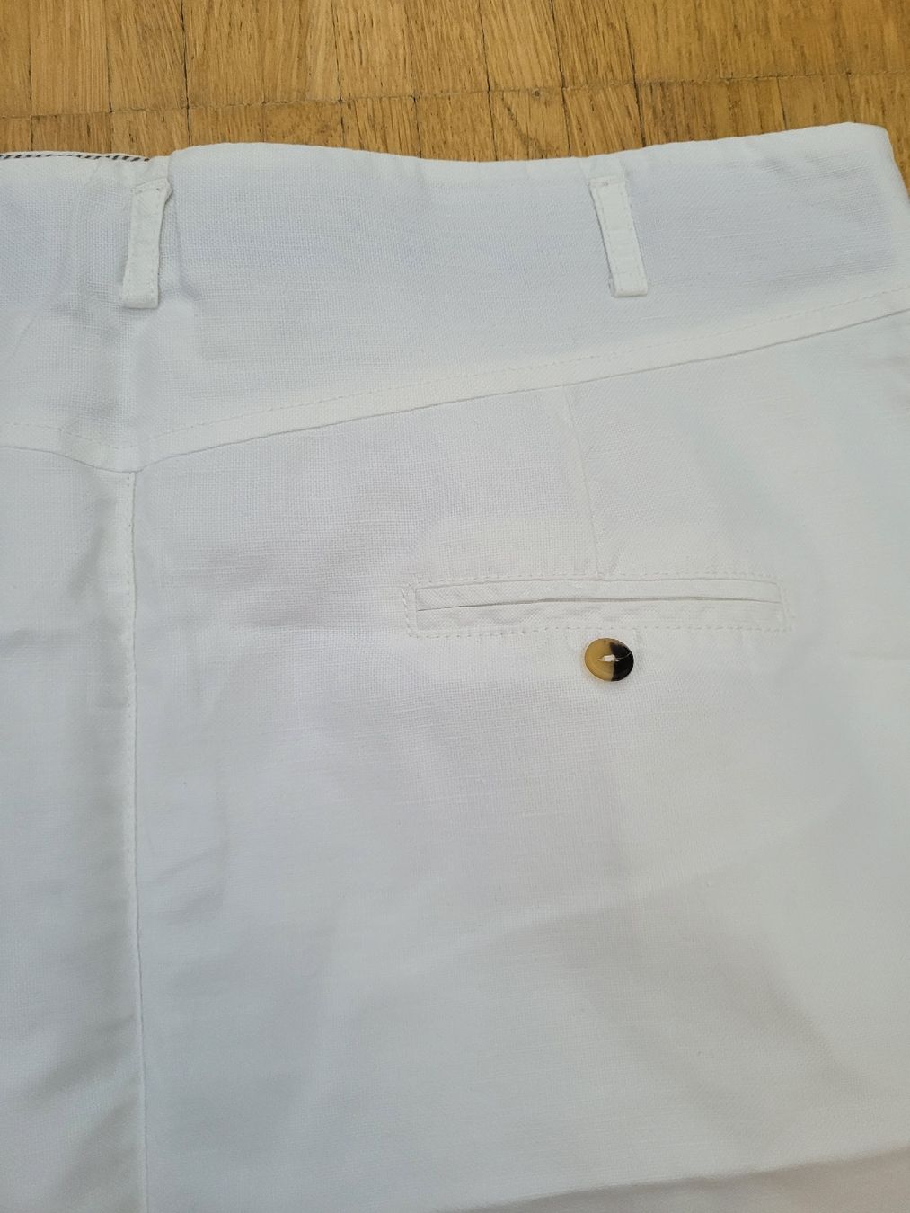 Gonne: 65. Jupe blanche Edeis-  taille inconnues – Usato da Villars-sur-Glâne venduto da m66_dch5 5