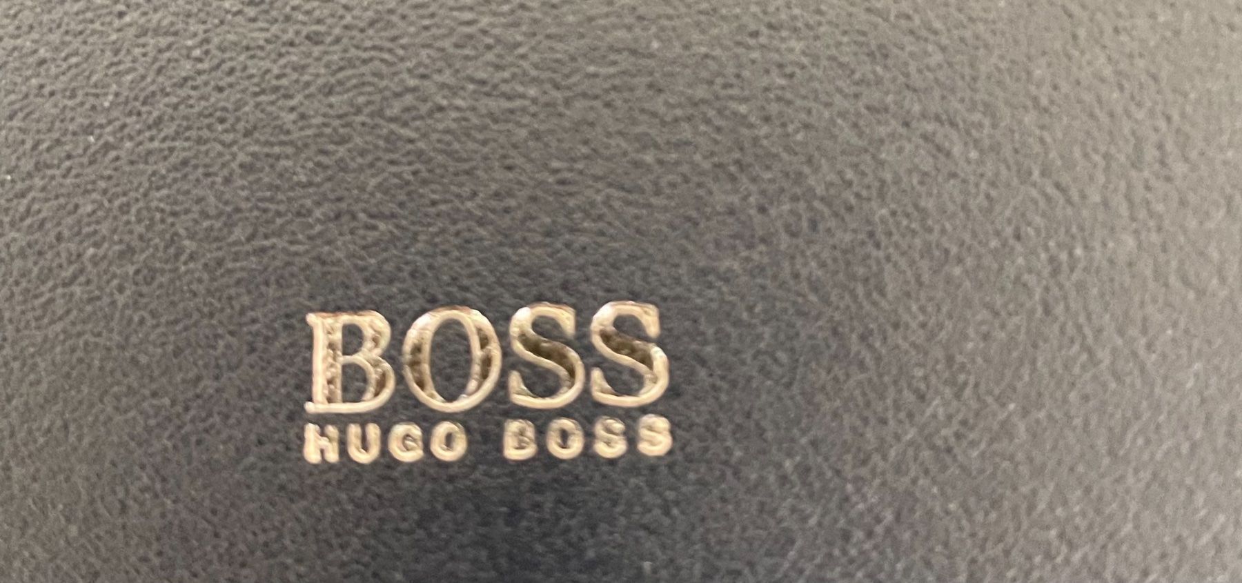 Hugo Boss Borse da donna: HUGO BOSS Umhängetasche – Usato da Hünenberg See venduto da DND5 4