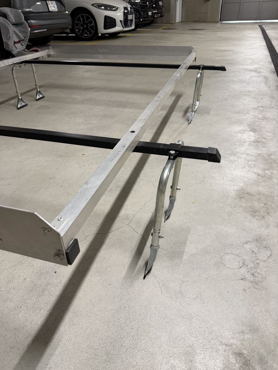 VW Barres de toit: VW T2 Dachträger – D'occasion à Höri par Frx 3