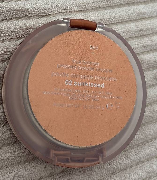 Maquillage: Bronzer Puder Clinique – D'occasion à St. Gallen par mustang96 2