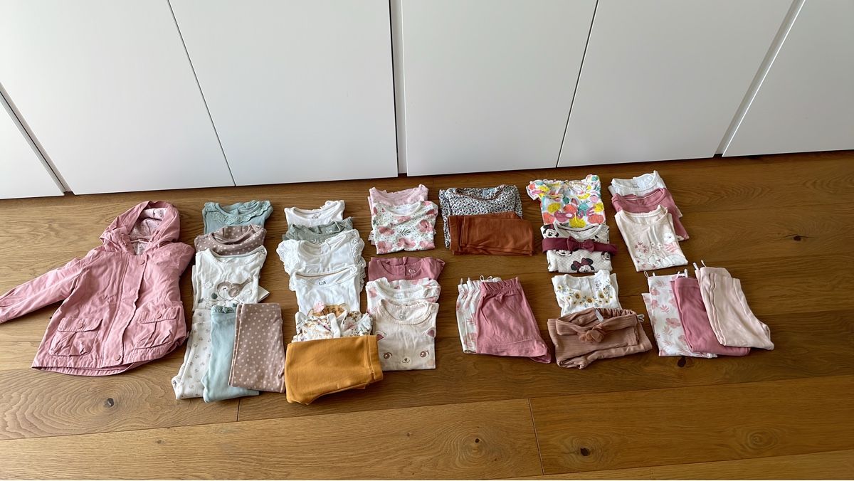 Lotti & Set di vestiti: Kleiderpaket Mädchen, Grösse 86,  gebraucht – Usato da Rain venduto da GoKa08