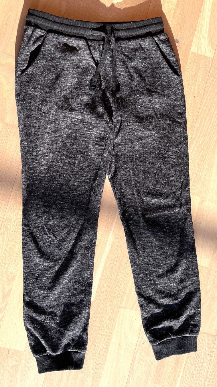 Hosen: Trainingshose, grau-meliert, Gr. 146 / 152 – Gebraucht aus Beinwil am See von Fgrisch