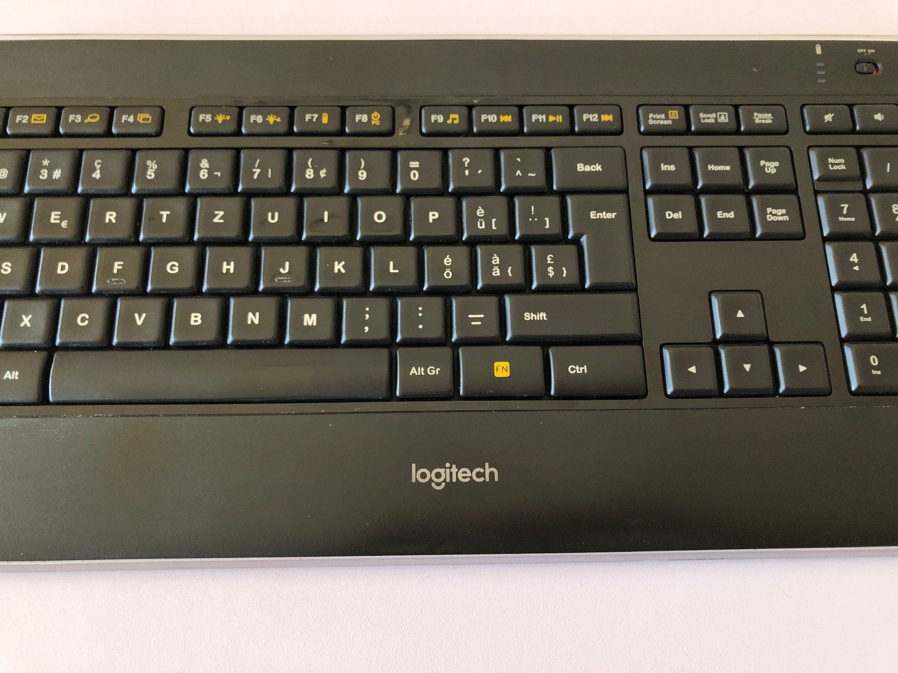 Logitech Tastiere: LOGITECH Wireless Illuminated Keyboard K800 + Performance MX – Usato da Frauenfeld venduto da -blubber- 2