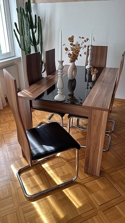Set di tavolo e panche: Esstisch mit 6 Stühlen zu verkaufen – Usato da St. Gallen venduto da daniele.cannazza 1