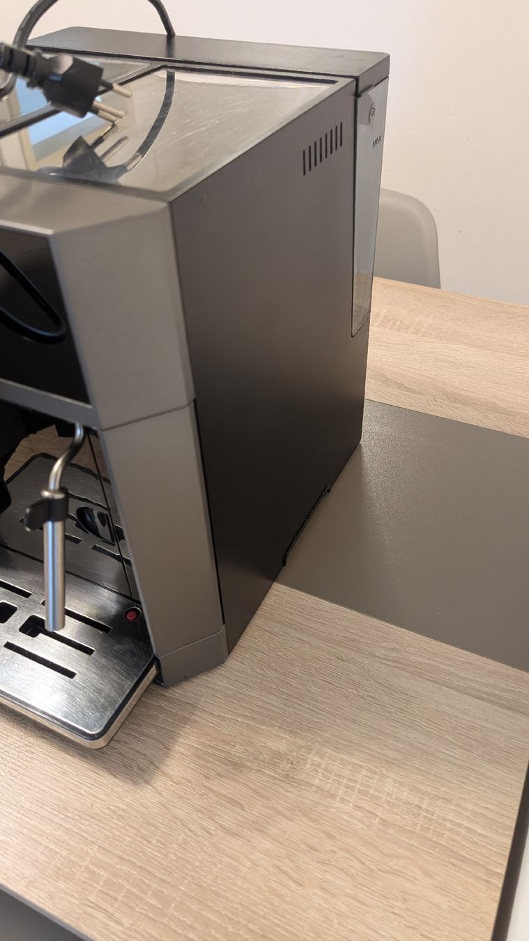 König Macchine per caffè & Macchine per espresso: König Kaffeevollautomat Touch mit Milchaufschäumer – Usato da Solothurn venduto da dog_yrp8 1