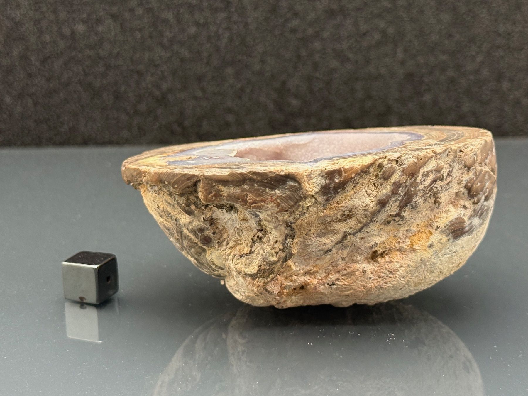 Minéraux & Lithothérapie: Agate (chalcedony) geode with drusic quartz – D'occasion à Vésenaz par RMShop 2