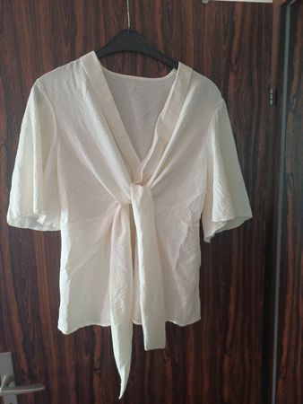 Leichtes,  Sommer Oberteil mit Knoten Gr. XL 