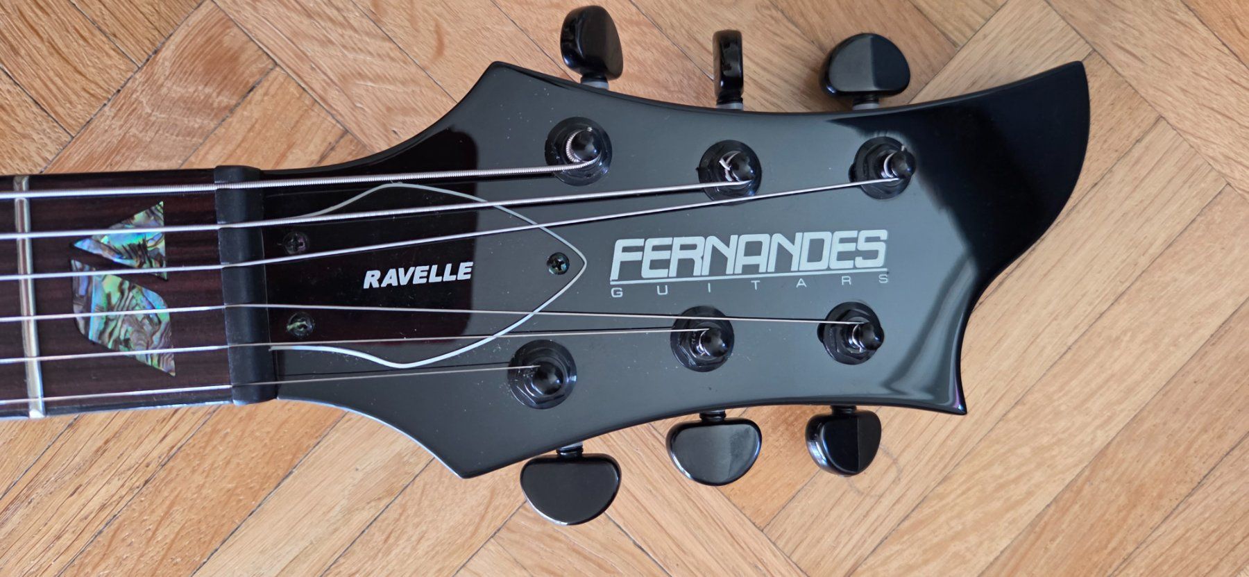 Strumenti musicali: Fernandes Ravelle Shin Dragon – Usato da Galgenen venduto da crazyman 1