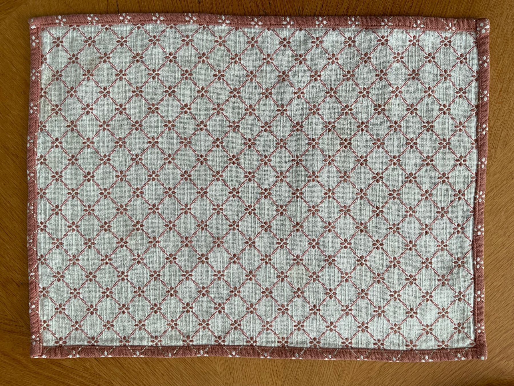Set di tavolo e panche: 14er-Set Vintage Hotel-Tischsets – Usato da Sempach Station venduto da blackhors 7