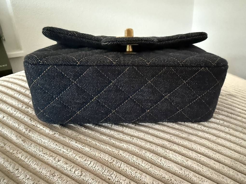 Chanel Borse da donna: Chanel Classic Mini in Jeans – Usato da Affeltrangen venduto da lavivala 1