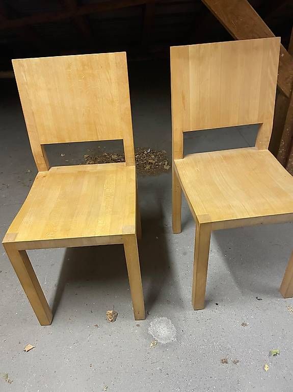 Stühle: 2x Holzstühle massiv – Gebraucht aus Arlesheim von sonpia