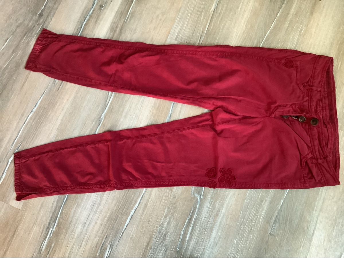 Marc Cain Jeans: Marc Cain Sommerhose rot – Gebraucht aus Uster von eva_hlq9
