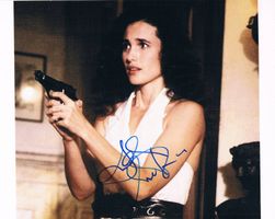 Andie MacDowell 1958- Autogramm signiert Foto 20x25cm