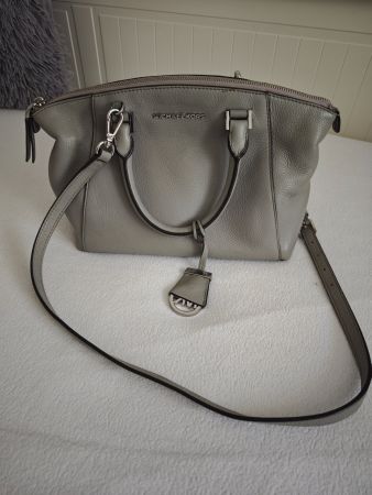 Elegante Michael Kors Handtasche, Grau