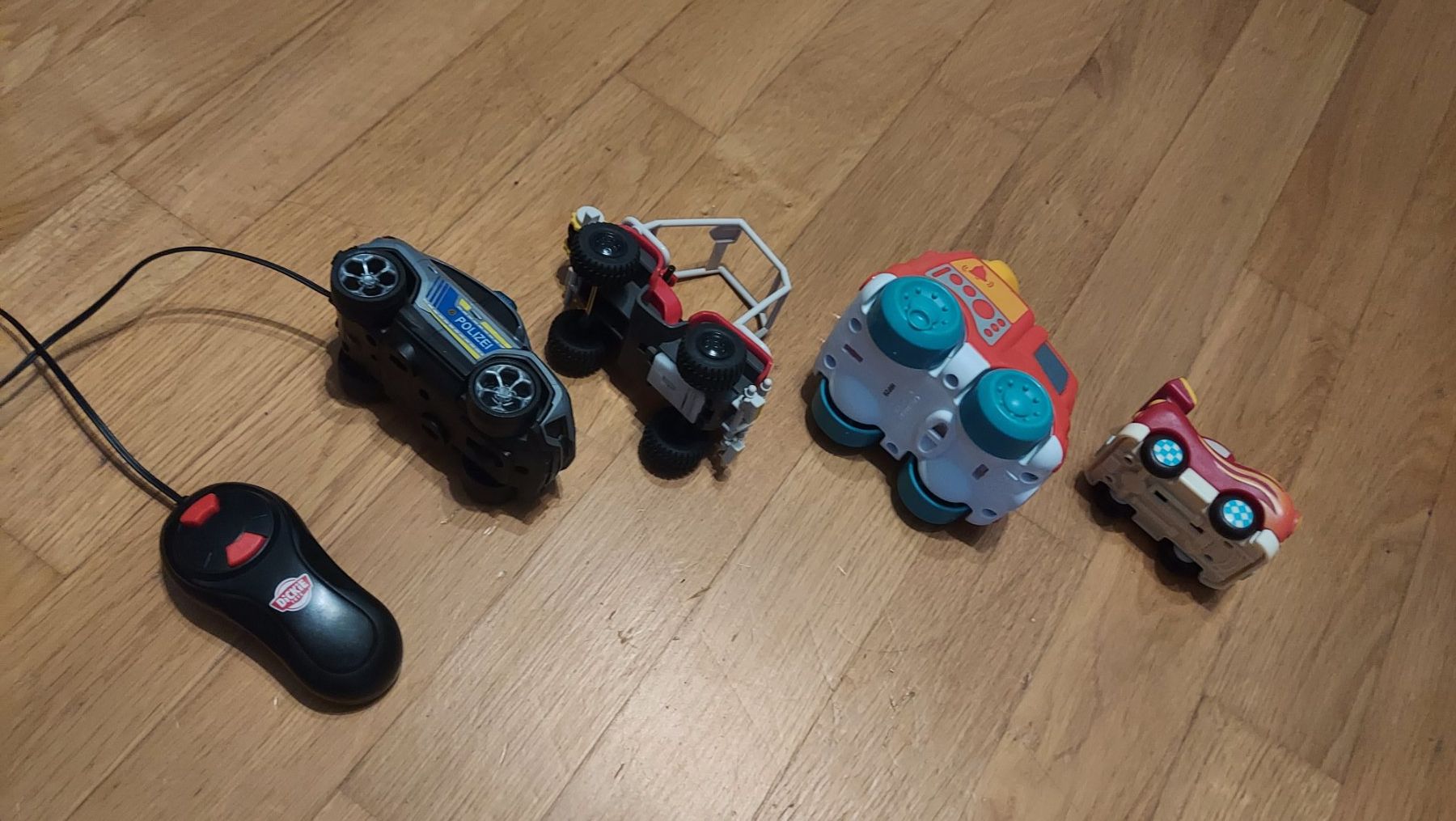 Spielzeuge: 4 Kinderspielzeug Autos – Gebraucht aus Hohenrain von magiclocke 5