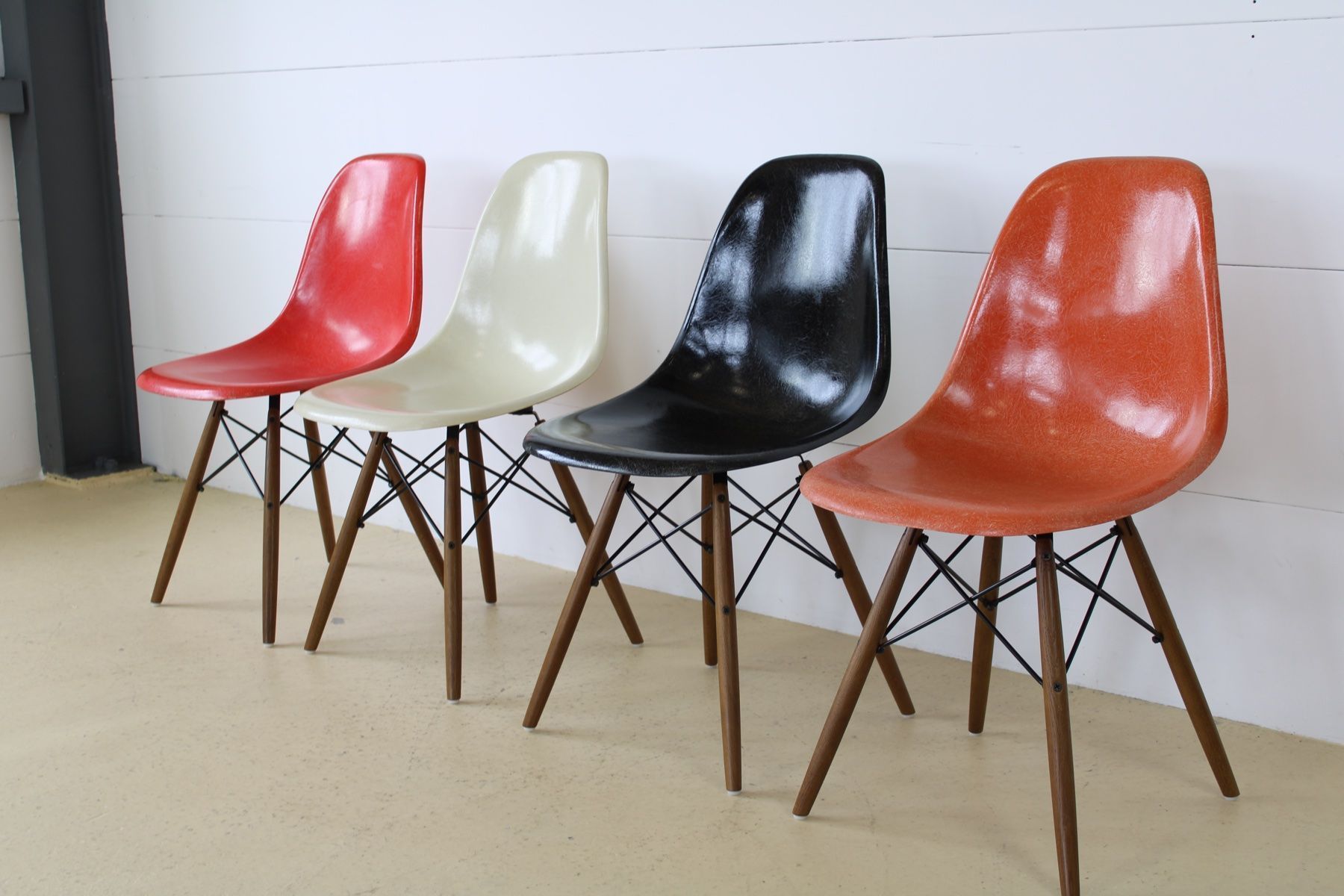 Stühle: Eames Fiberglas Stühle Hermann Miller – Gebraucht aus Meinisberg von atelier_TILIJA 6