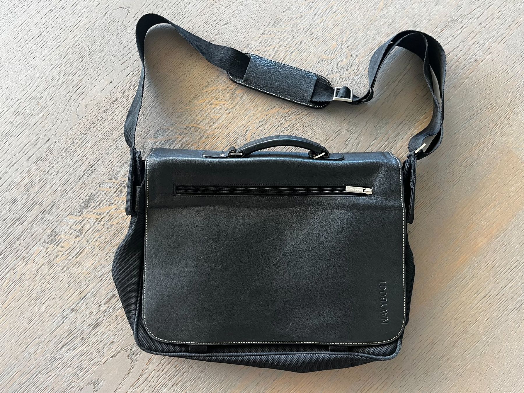 Navyboot Taschen: Navyboot-Leder-Laptop-Tasche – Gebraucht aus Hildisrieden von Rolando14