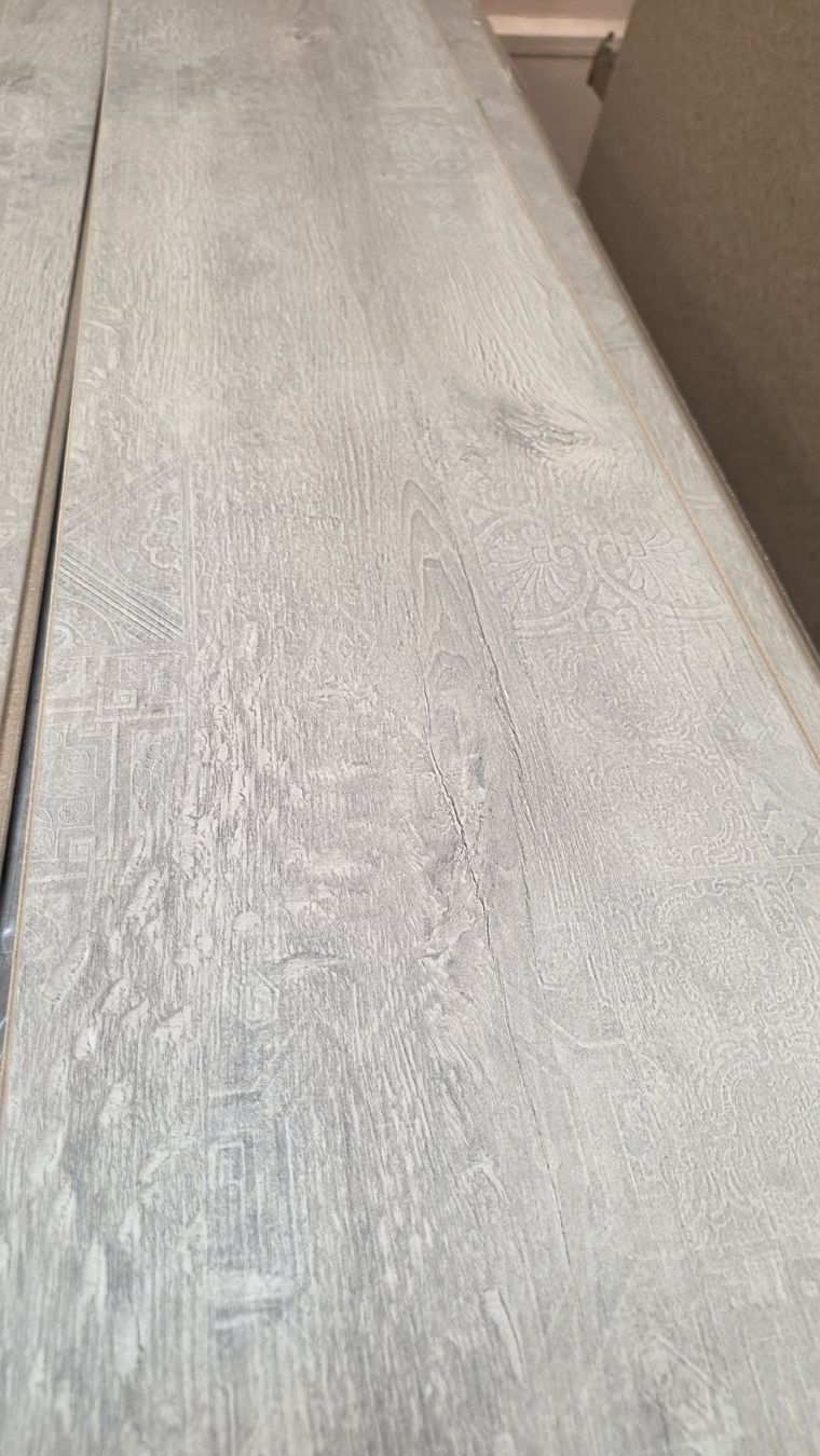 Articoli in legno: Laminat NEW Dekor 8 mm 5G klick – Nuovo e nell'imballaggio originale da Rothrist venduto da swiss-laminat 2