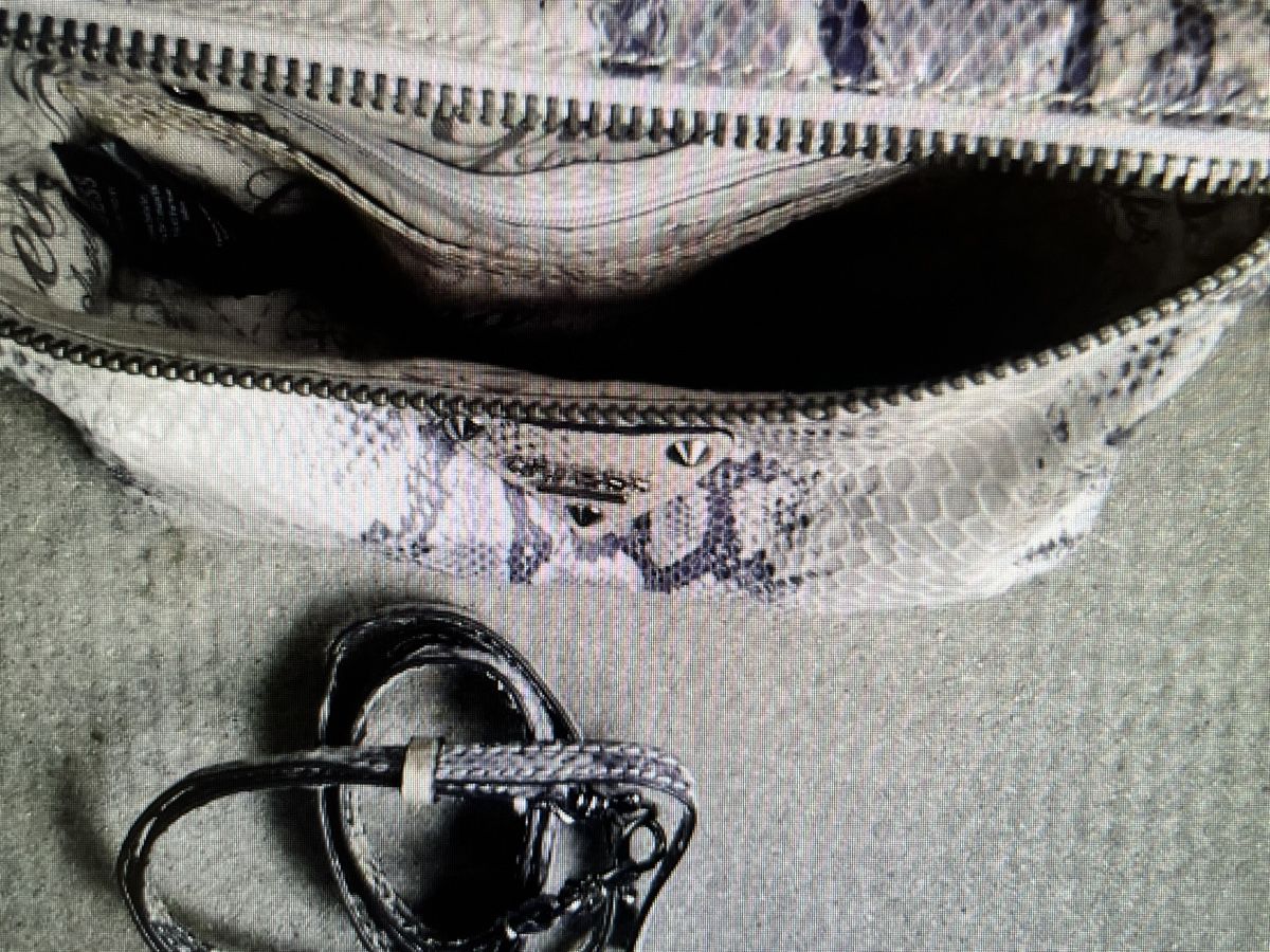 Guess Borse da donna: Guess Handtasche . Guter Zustand. – Usato da Aeschlen ob Gunten venduto da Sonjan 5
