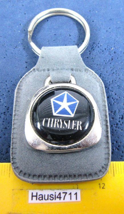 Filz-Schlüsselanhänger Auto Retro | Hellgrau, Aus Polyesterfilz | Mit Schlüsselring & Geschenkverpackung | Made In Germany