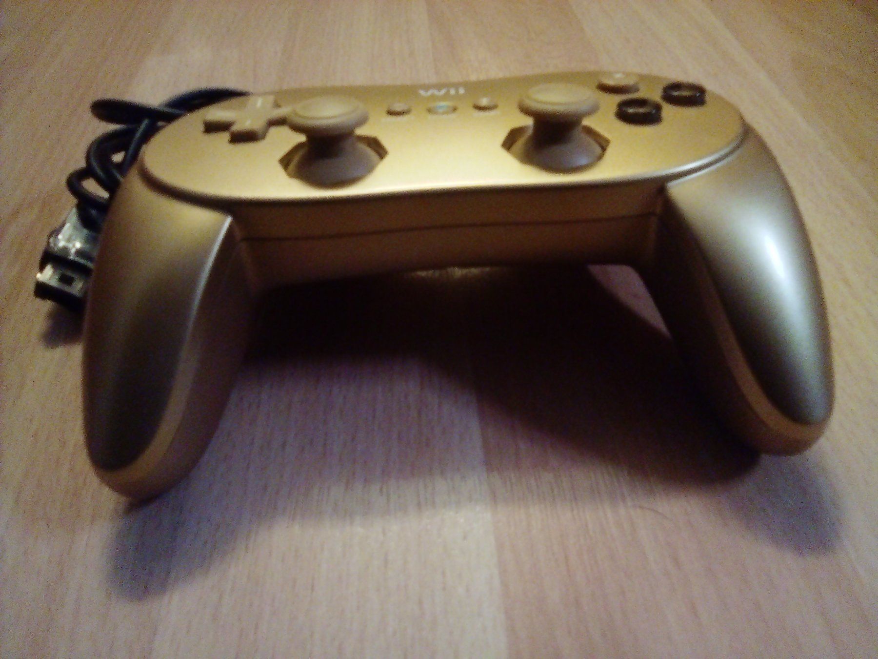 Nintendo Controller: Club Nintendo Wii Classic Controller Pro Gold – Neu (gemäss Beschreibung) aus Winterthur von Colonica 1