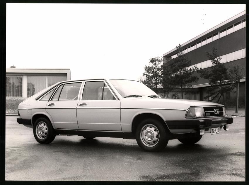 Fotografie & Manifesti: Fotografie Auto Audi 100 Avant, Fliesshe – Usato da Berlin venduto da bartko-reher