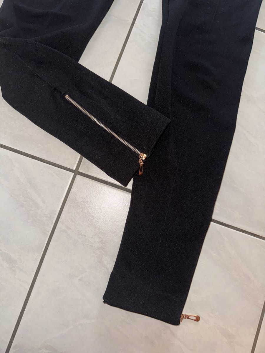 Leggings: Schwarze Leggings – Gebraucht aus Hergiswil NW von kaufe_bei_kaufmann 2