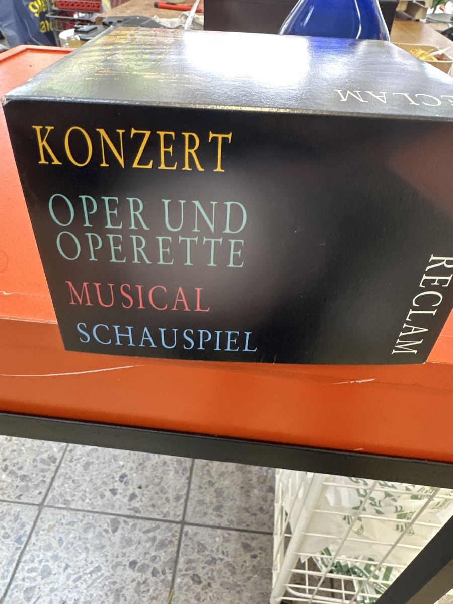 Bücher: Reclams Konzert-, Opern-, Musical-, Schauspielführer – Gebraucht aus Frümsen von Katzen0 2