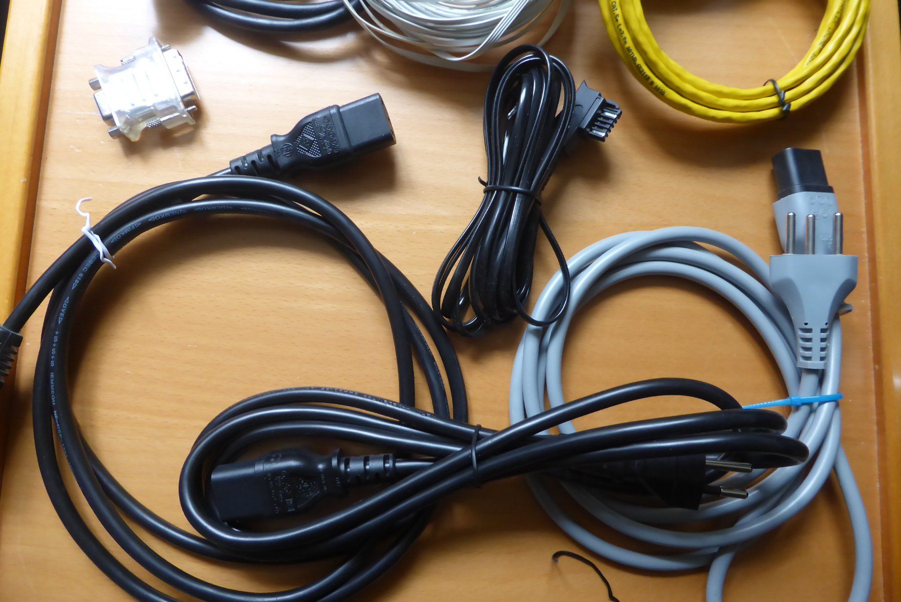 Kabel: Diverse PC Kabel und Telefonkabel - alles zu einem Preis – Neu (gemäss Beschreibung) aus Brunnadern von vapiano 3