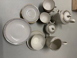 70 jähriges Kaffee Porzellan Geschirrset und Suppentopf