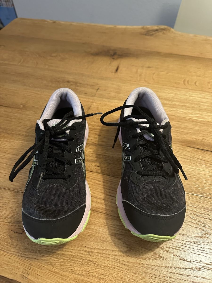Asics Scarpe per ragazze: Asics Turnschuhe Gr 37 – Usato da Wettingen venduto da Sternetaenzerin 1