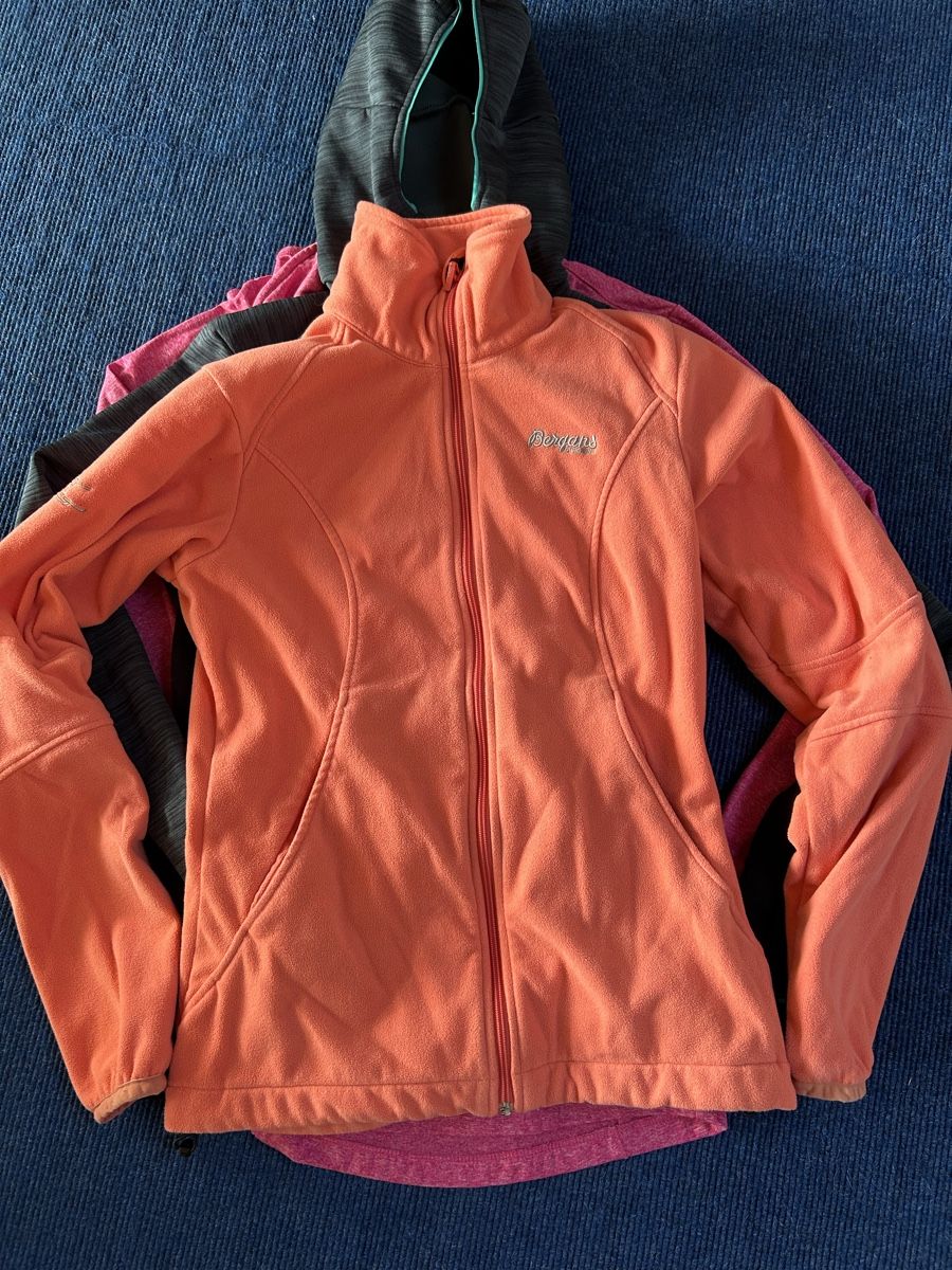 Lotti di vestiti: Damen Sportjacken und Pullover Set – Usato da Ried b. Kerzers venduto da petrar22 3