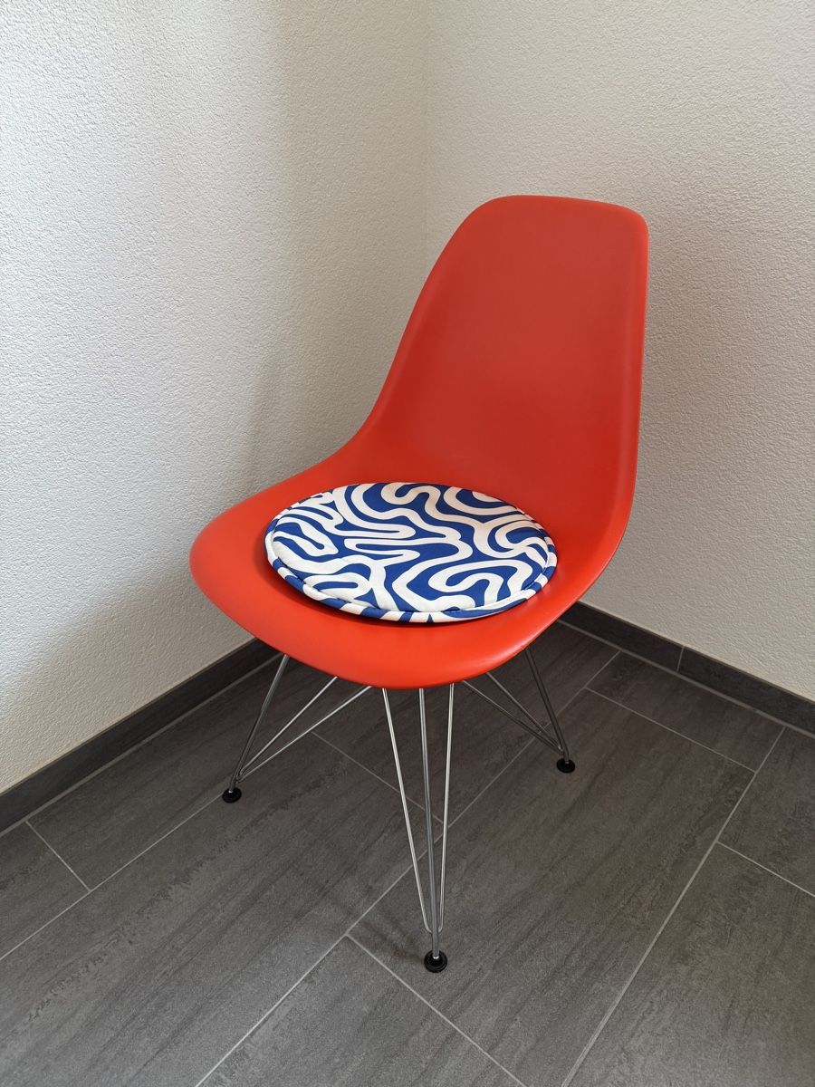 Vitra Stühle: ORIGINAL VITRA EAMES PLASTIC SIDE CHAIR DSR STUHL ORANGE – Gebraucht aus Bern von carminel8 3