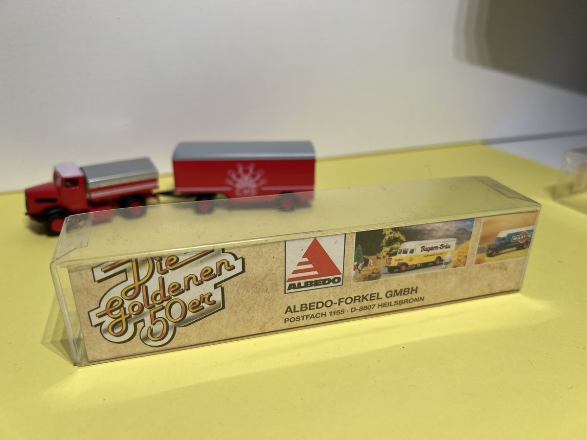 Albedo Modellini d'auto: 3 x Albedo Oldtimer LKW in 1/87 – Nuovo e nell'imballaggio originale da Weinfelden venduto da Kammerflimmern 3