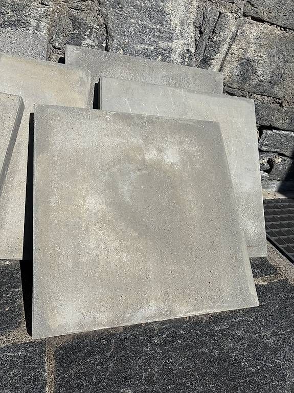 Rivestimenti per pavimenti: Lastre in calcestruzzo  – Usato da Mergoscia venduto da cad_9chw 1