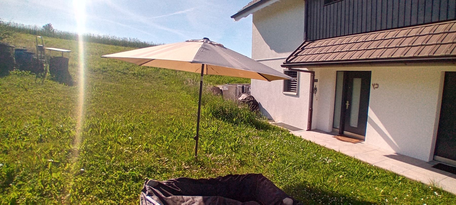 Parasols: grosser Sonnenschirm, 3m Durchmesser – Neuf (Voir description) à Berikon par Marilyn 1