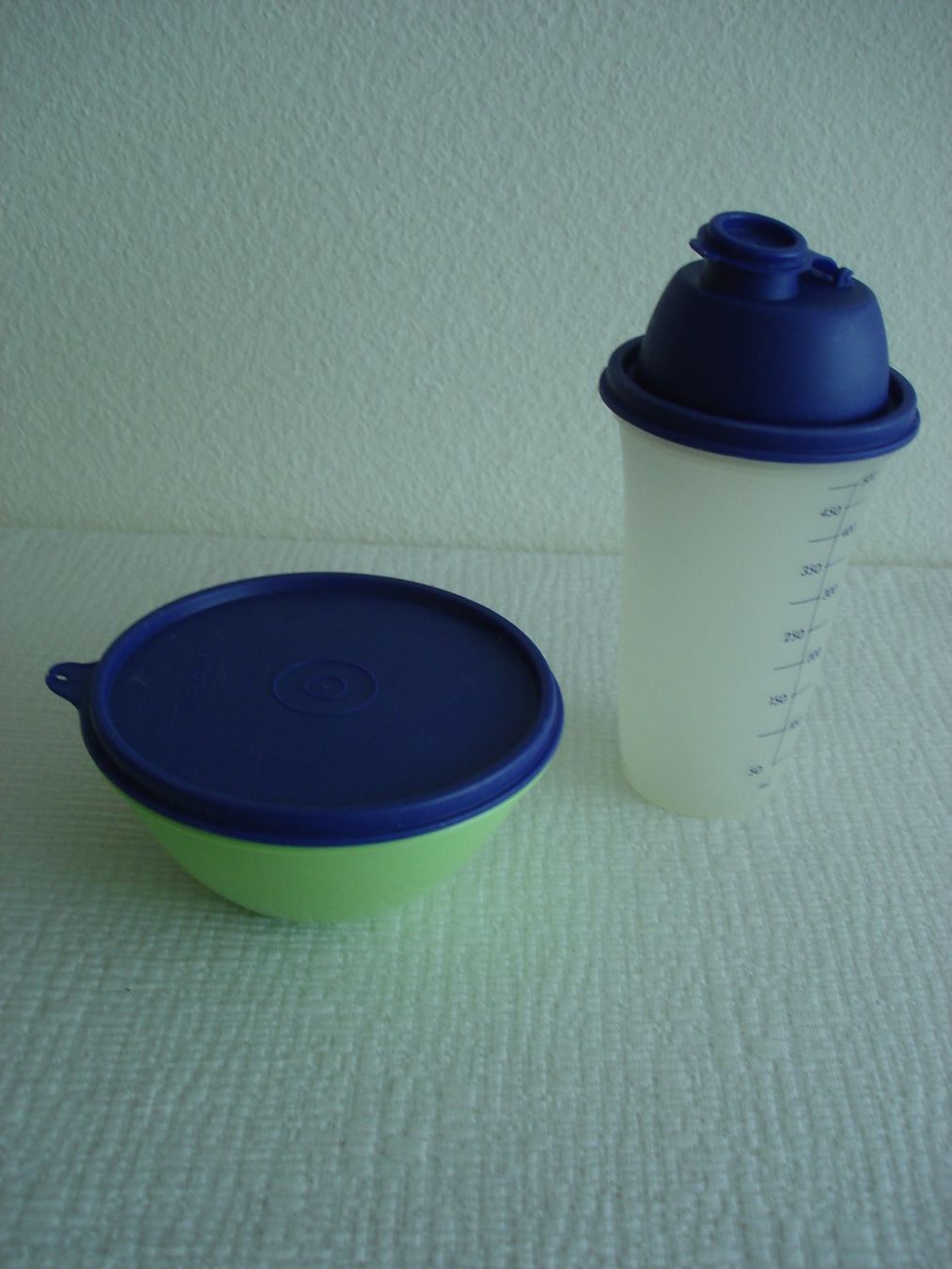 Tupperware Behälter & Ähnliches: Tupperware Schüttelbecher & runde Behälter – Gebraucht aus Regensdorf von anna059
