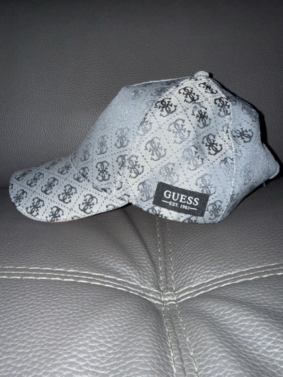 Guess Hüte, Mützen & Caps: Cappellino Guess Milano – Gebraucht aus S. Vittore von valerio_lvca 3
