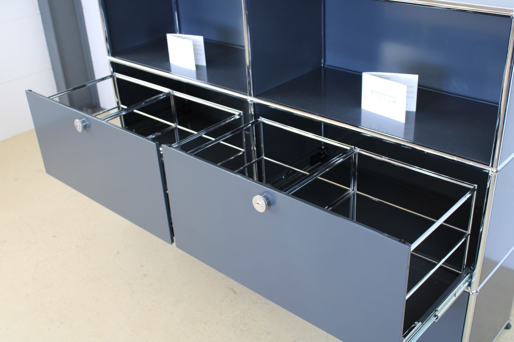 USM Cassettiere: USM Sideboard Anthrazitgrau, Umbau & Lieferung möglich – Usato da Meinisberg venduto da atelier_TILIJA 3