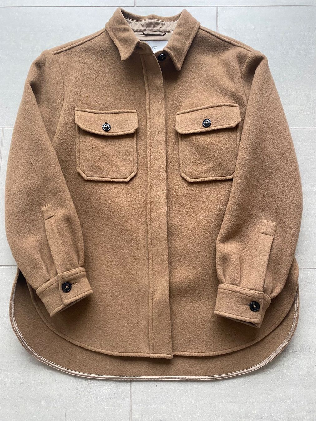 Closed Blusen: CLOSED Double-faced overshirt camel (Grösse M) – Gebraucht aus Uetikon am See von cristalllina