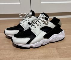 Nike Air Huarache black/black/white Gr.43